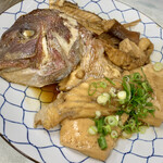 源蔵本店 - 鯛あらだき 850円