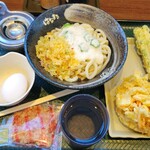 はなまるうどん - とろ玉ぶっかけ&チクワの磯部あげとかき揚げ