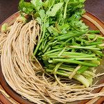 比良山荘 - ・三関せり（別途お取り寄せ）