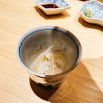 鮨処 やまと - 白魚、少し育ってほのかに骨の食感もあります