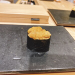 鮨処 やまと - 北海道の雲丹の軍艦