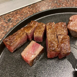 엑시부 가루이자와 텟판야키 - ロース。ミディアムレア