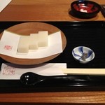 落雁諸江屋 西茶屋菓寮 味和以 - 最初にお餅が来た