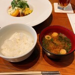 春秋ユラリ - ご飯と味噌汁
