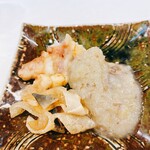 うを徳 - トラフグの身皮、及び、遠江（とうとうみ）の炙りに菊芋ソース