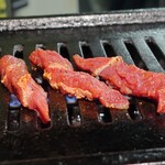 焼肉やっちゃん - 上ツラミ焼き中