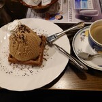 珈琲屋らんぷ - ブレンドコーヒーとコーヒーワッフル
