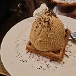 珈琲屋らんぷ - コーヒーワッフル