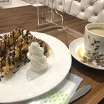 モアカフェ - チョコバナナワッフル☆ホットコーヒー