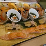 寿司の美登利 - トロサーモン、子持ち昆布、海老味噌、白子、ウニ、イクラ、甘海老、玉子 3人前