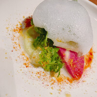 Hirovanna - 泡が綺麗なサラダ
                    蕪　真鯛　唐墨　香草