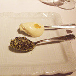 ル・マノアール・ダスティン - ホワイトチョコのムースとアボガドのムース