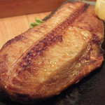 ととや - 「伴助のほっけ」：長さ25cmほどの体長で。
      その身はふわっと、驚く程みずみずしいまま。
      炭火焼の技術が光ります！