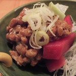 ととや - 「まぐろ納豆」：1.5cmほどの本まぐろが切れ♪
      