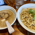 eiTo 8 - つけ麺（大）850円。