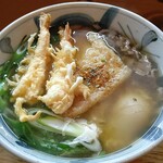 Yoshii Soba - ホームラン(商品名)海老天、お揚げ、半熟卵、牛肉
