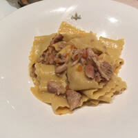 Giglio - 鶏肉を白ワインで煮込んだソースのイ・ピーチ