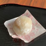 Hikiami Kougetsudou - いちご餅。330円