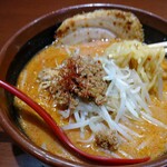 Kuradashi Miso Monzaemon - スープと相性の良い中太麺