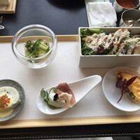 ザ タヴァン グリル＆ラウンジ - 