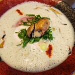 ラーメン おこじょ - 牡蠣の燻製スープのポタージュラーメン@980