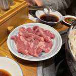 羊肉炭火焼 肉汁屋 - 