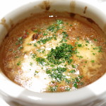 アピシウス - 蝦夷鹿肉のコンフィ　オニオングラタンスープ仕立て