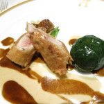 アピシウス - ブルターニュ産鶉と甲殻類のポーピエット　フォアグラ添え