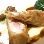 アピシウス - ブルターニュ産鶉と甲殻類のポーピエット　フォアグラ添え　鶉のポーピエット