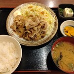 山内農場 - 生姜焼定食  ¥800（税込）