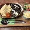 麻生珈琲店 - 料理写真:牛タンとキノコの黒カレー　サラダセット　1,350円