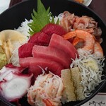 鈴 - 海鮮丼アップ