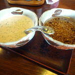 仁亭 - <'13/01/21> ドレッシング（左２：右１がお勧めだそうです）