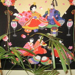 串かつ 吉国 - 入り口にはおひなさまの飾りが♪
