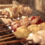 福の神 - 毎日1本1本手打ちし、炭火で仕上げた、当店自慢の串焼きです。一本90円から～、種類も３０種類以上とご用意しております。