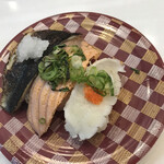 廻鮮鮨ととぎん - 炙り秋刀魚、サーモン葱塩炙り、ふぐたたき