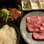 Yakiniku Akami Niku Ga Tou - 