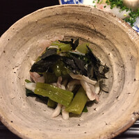富小路 やま岸 - 鉄皮(みかわ、とおとうみ、表皮)と山葵の和え物