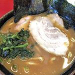 豚骨醤油ラーメン 王道家 - いや本当に美味しい