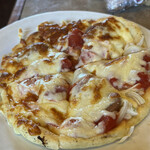 ＭＡＫＯ - 自家製ピザは自分で生地の上に食材を乗せます（玉葱・アンチョビ・ソーセージ等）最後にばあばがチーズを乗せて焼いていただけます。