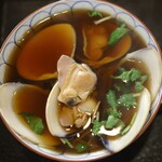 弁天 - 濃いめのおつゆも美味しいです♪