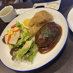 Revo - 黒ハンバーグとカキフライ