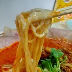 麺屋 にぼすけ - チーズを絡めてリフト