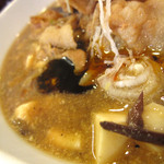 酸辣湯麺 もり田 - この黒酢がイイ感じに酸味を演出してます。