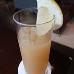 Emu Shikafe - グレープフルーツジュース