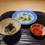 富小路 やま岸 - 河豚の白子焼き 九条葱 林檎　 河豚皮 花山葵 海苔