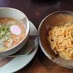 越後秘蔵麺　無尽蔵  なおえつ家 - 