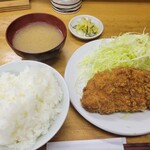 とんかつ いちよし - ロースカツ定食750円