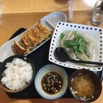 Shounan Chigasaki Koufuku Gyouza - 焼き餃子も水餃子も食べられる定食