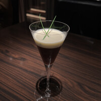 KAZAN - 冷たいコンソメジュレのカクテル